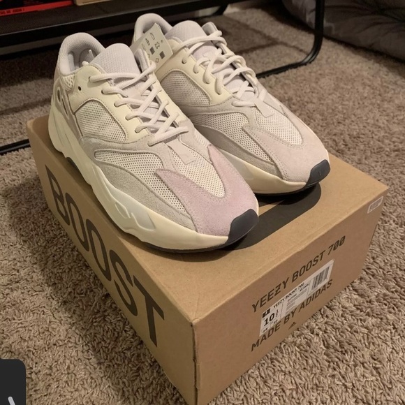Yeezy 700 Size 10 1/2 Brand New Analog Colorway